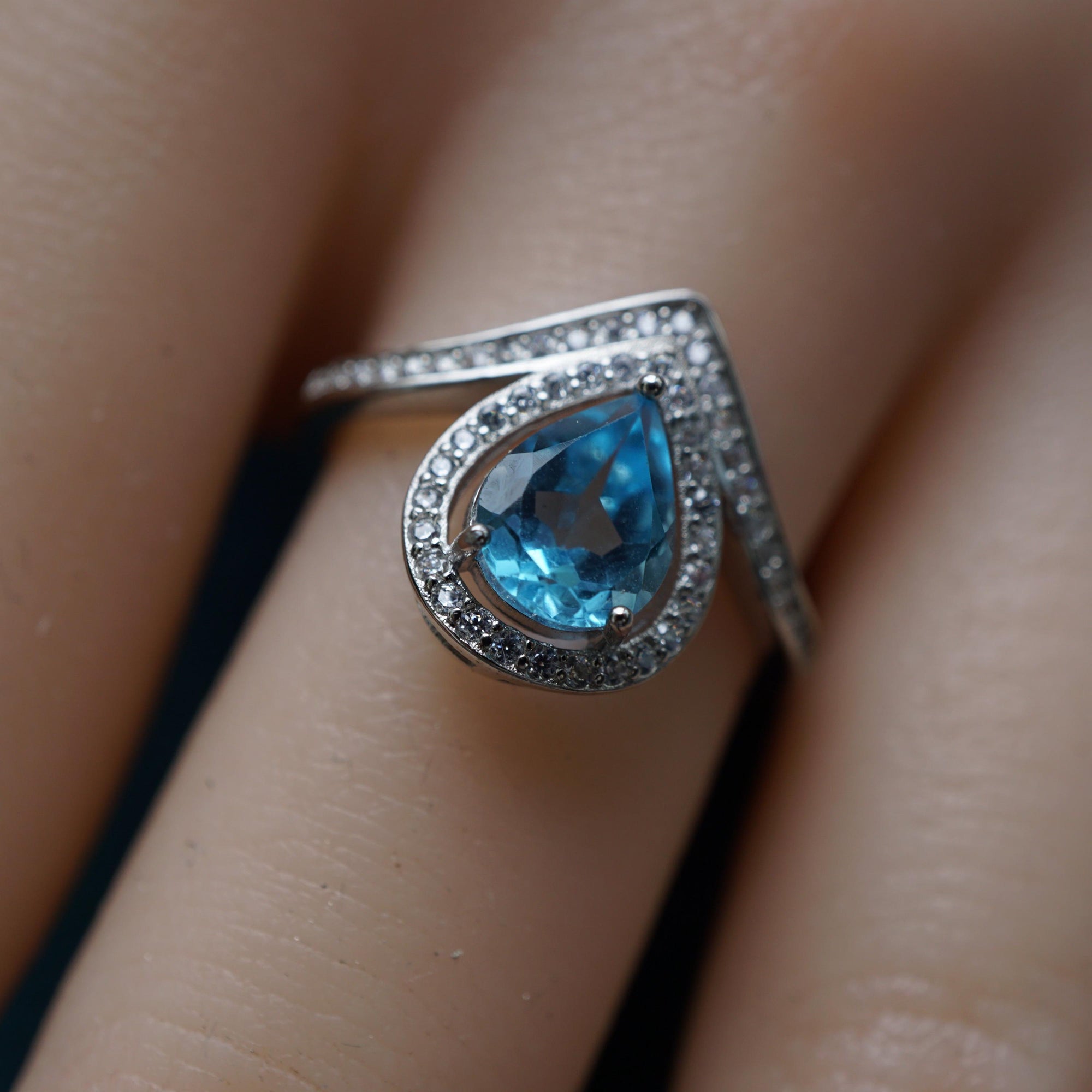 Droplet london blue topaz ring