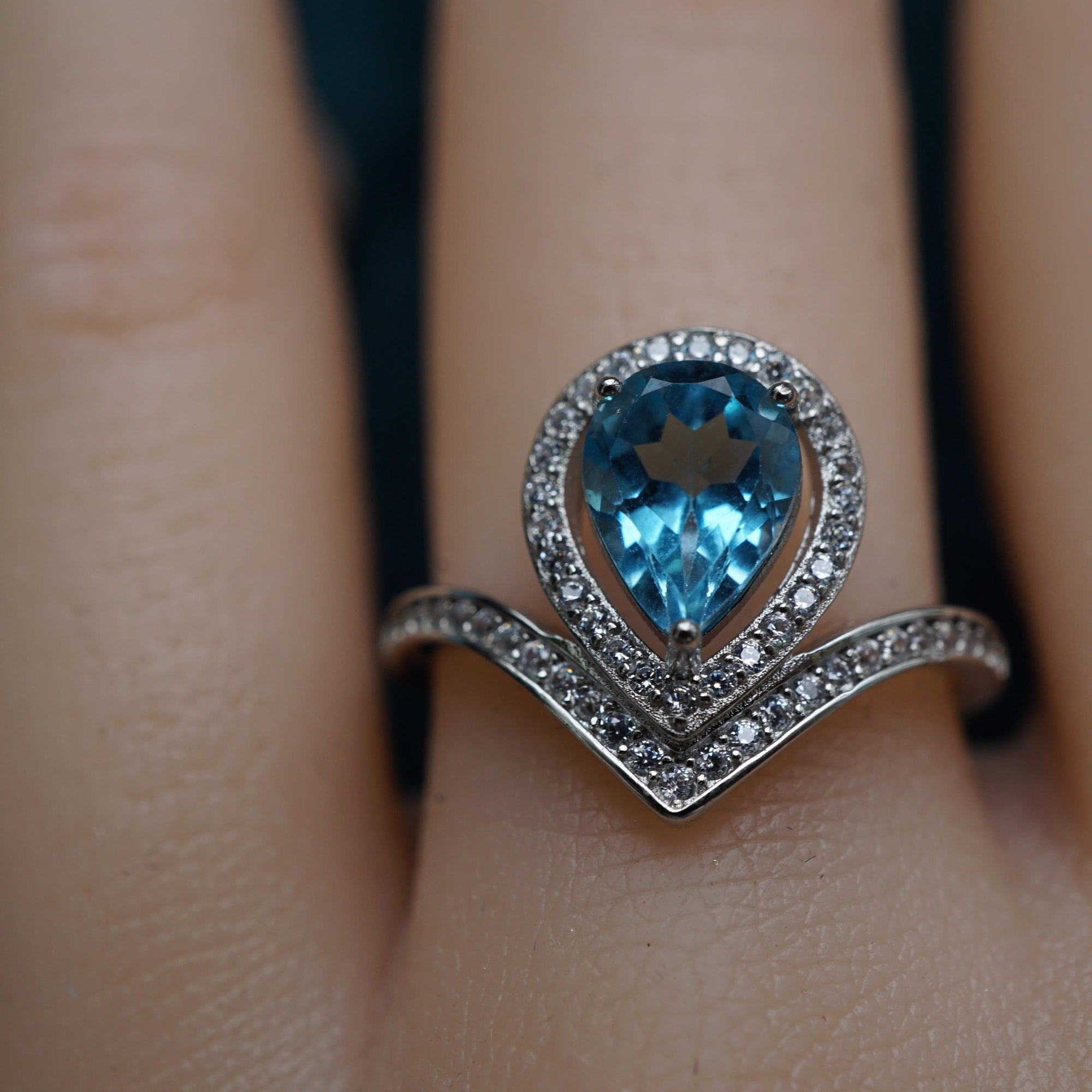 Droplet london blue topaz ring