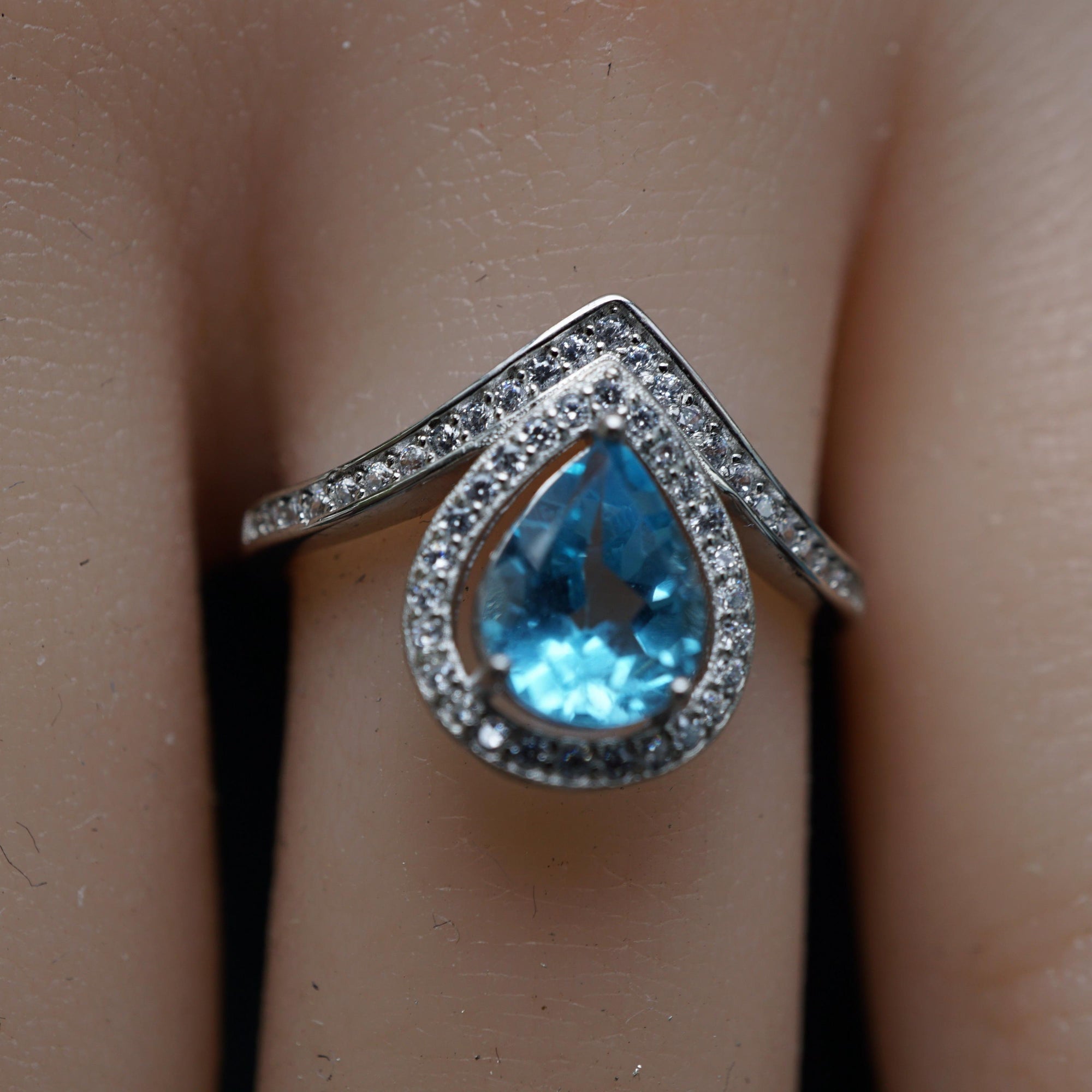 Droplet london blue topaz ring