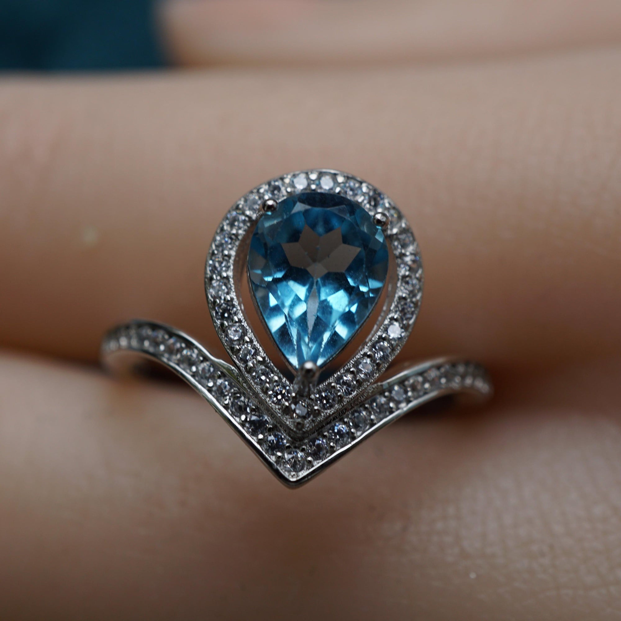 Droplet london blue topaz ring