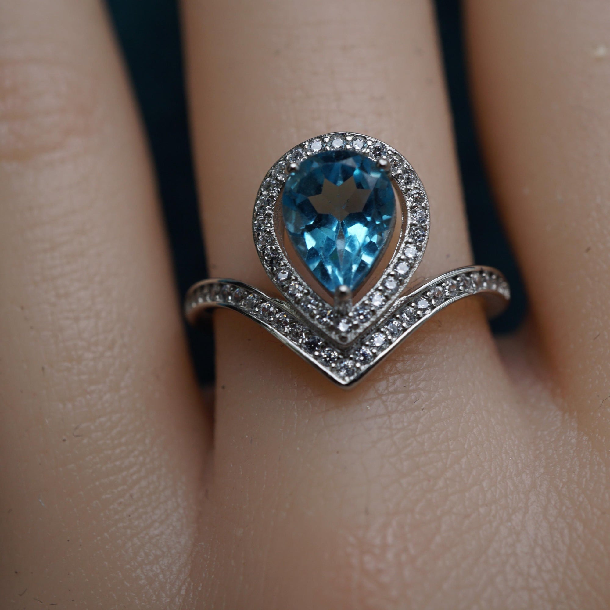 Droplet london blue topaz ring