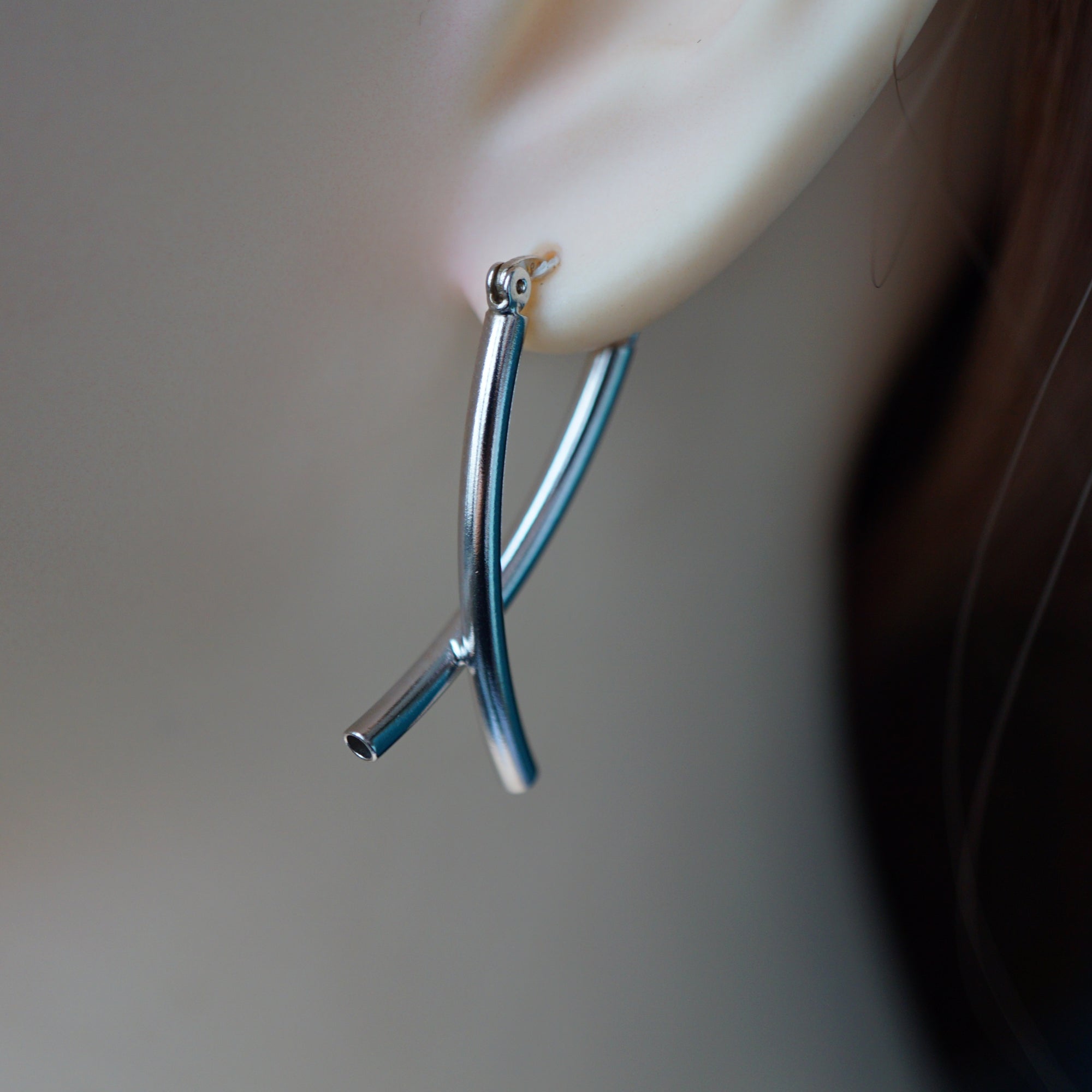 Twisted Minimalist Drop Earrings