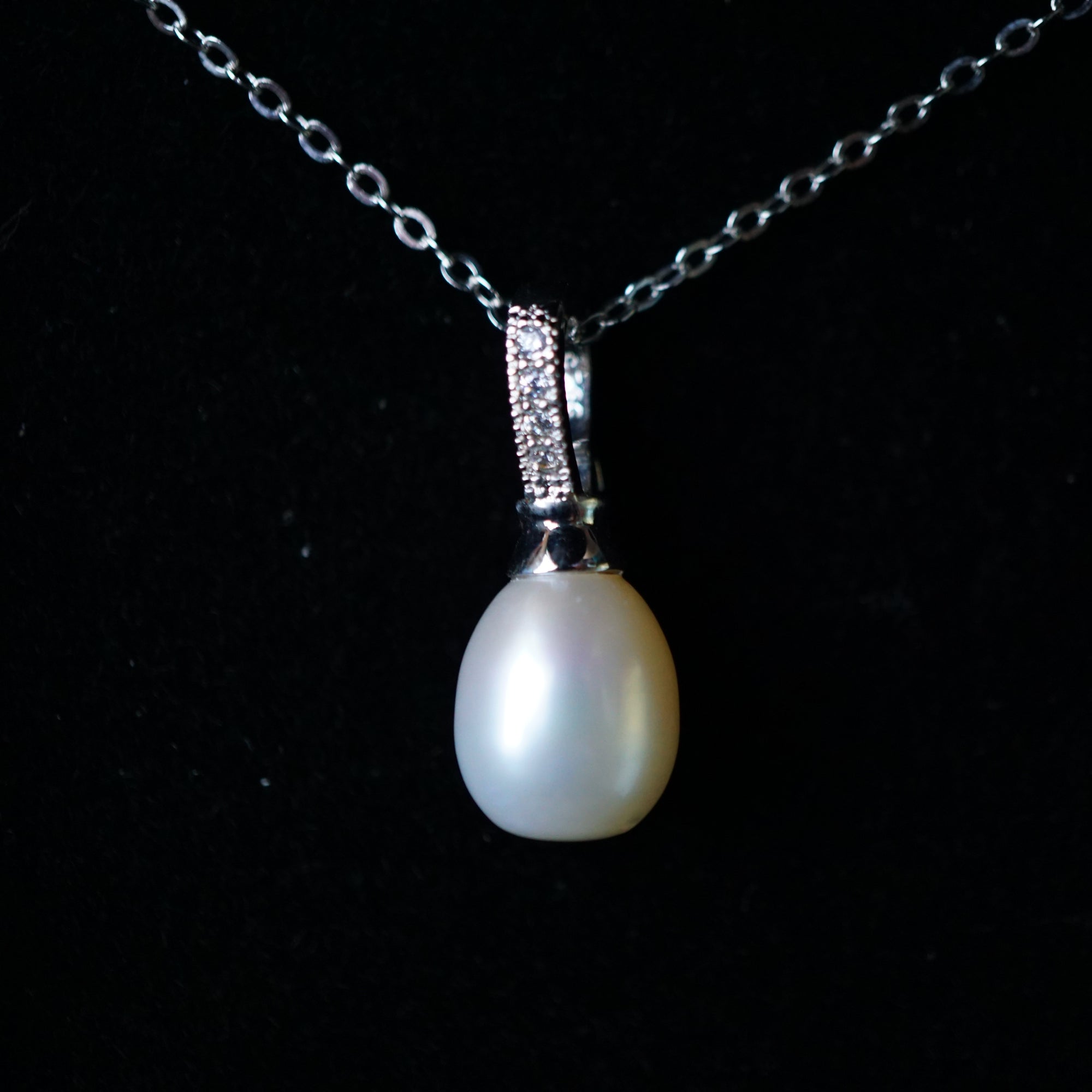 Freshwater Pearl Pendant Necklace