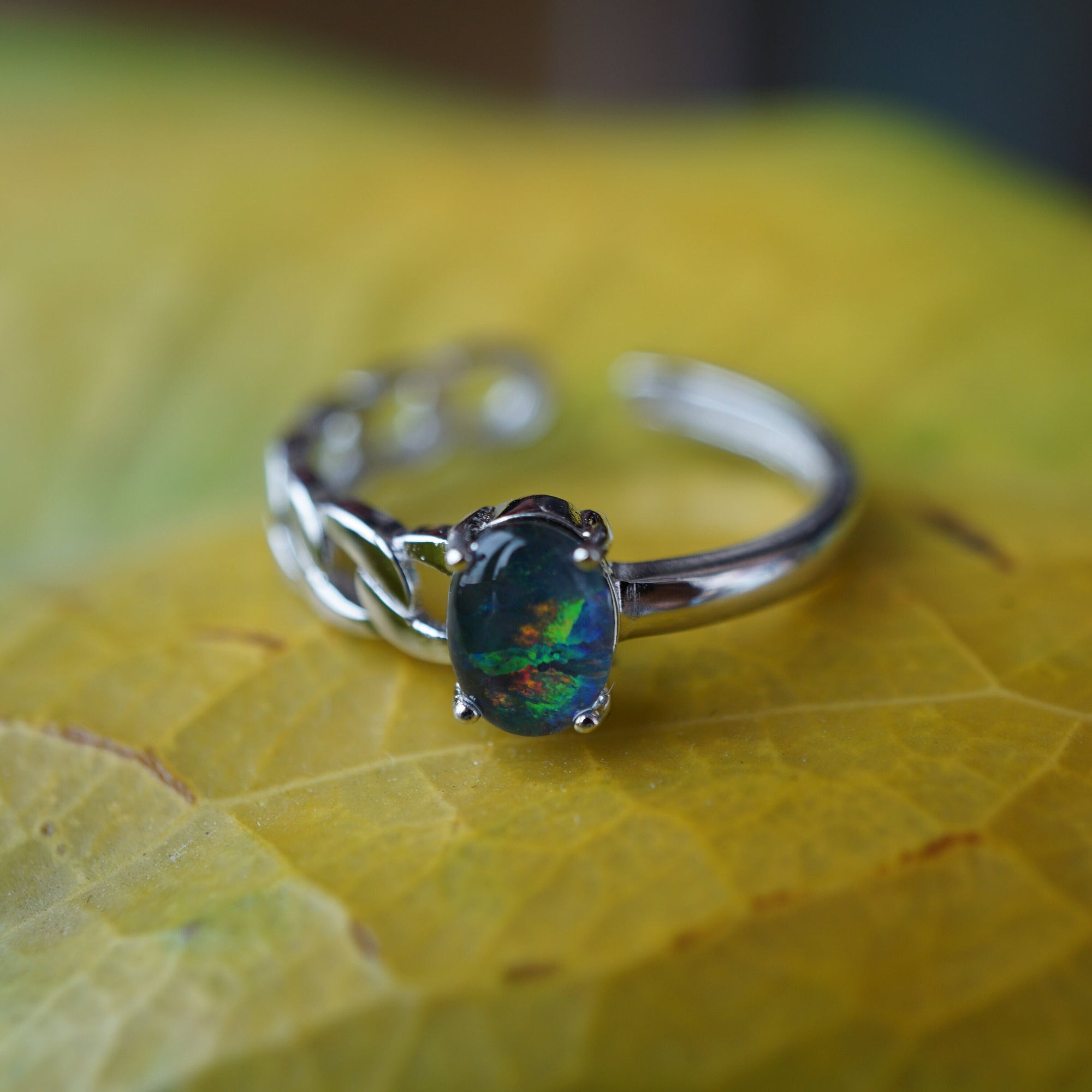 Chain Australian Triplet Opal Ring