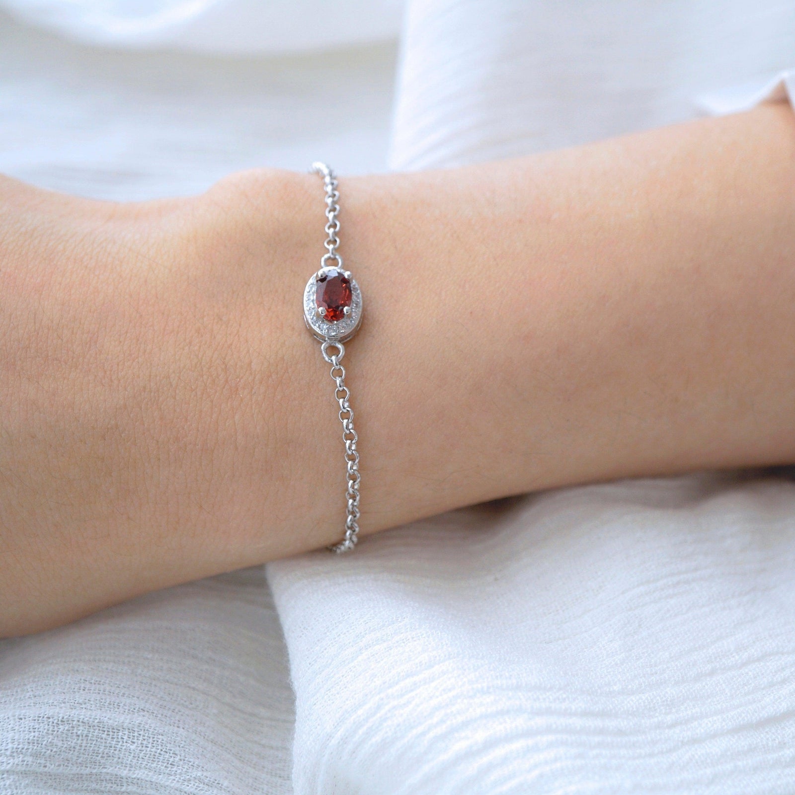 Dainty Garnet Bracelet, Garnet January Birthstone, Garnet Bracelet, Bridesmaid Bracelet, Simple Garnet Bracelet, 925 Sterling Silver